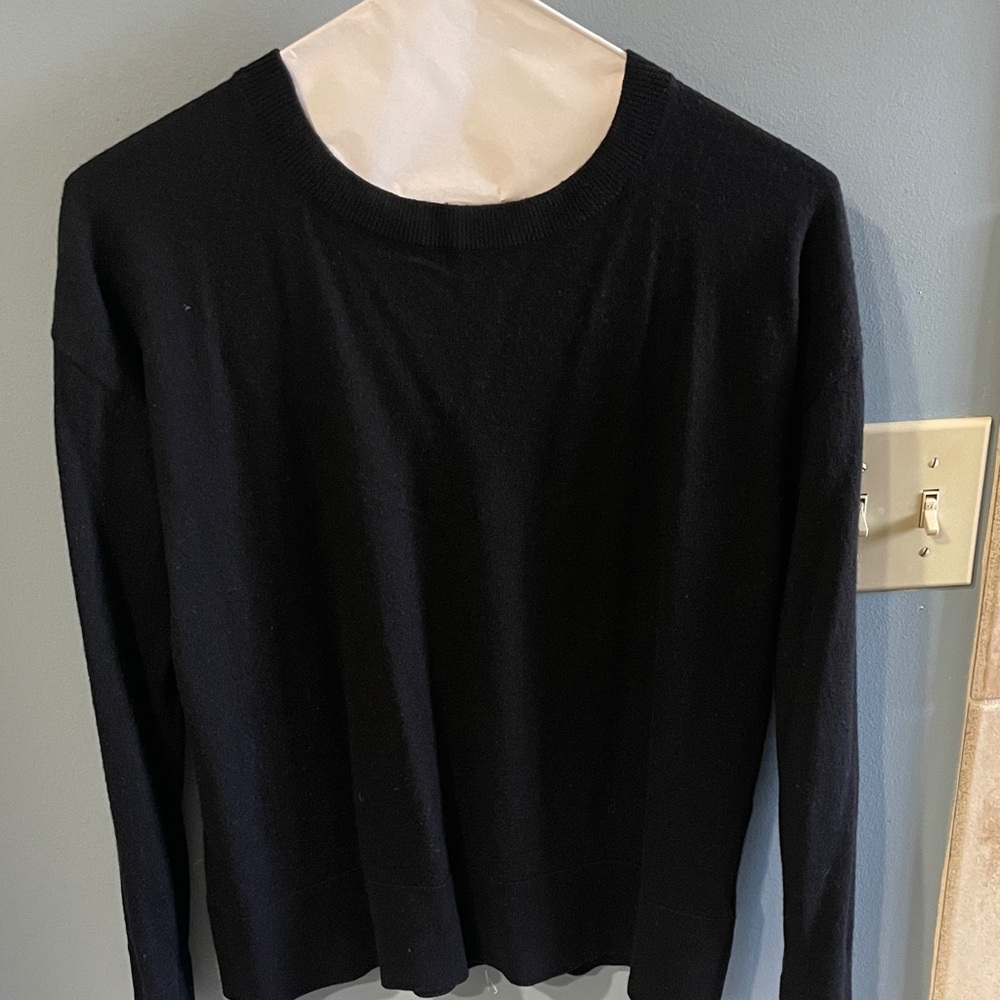 Pendleton Women's Classic merino wool Black Crew Neck Sweater
